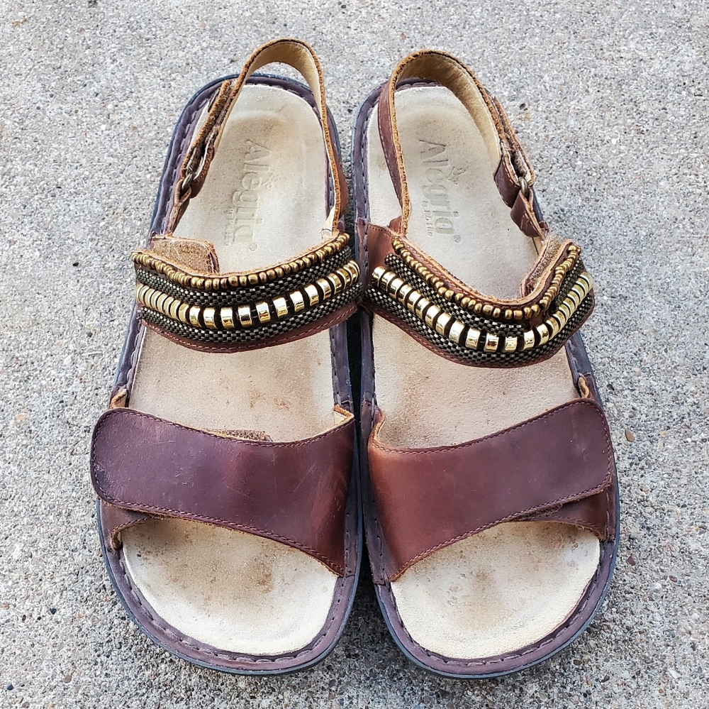 Alegria Verona Hickory Chain Gang Leather Sandal.